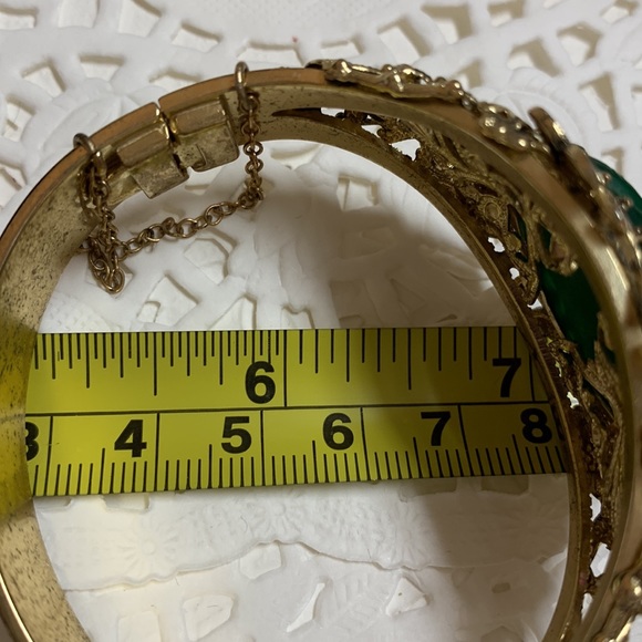Whiting & Davis Vintage GoldTone Bracelet w/Green Gemstone with a Rose carved in - Picture 11 of 15